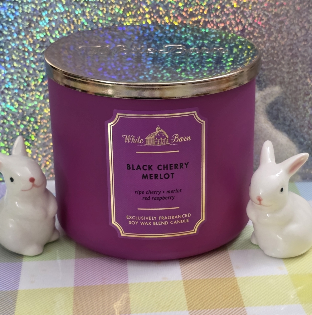 Bath & Body Works White Barn Black Cherry Merlot 3-Wick Candle NEW RARE - Picture 1 of 5